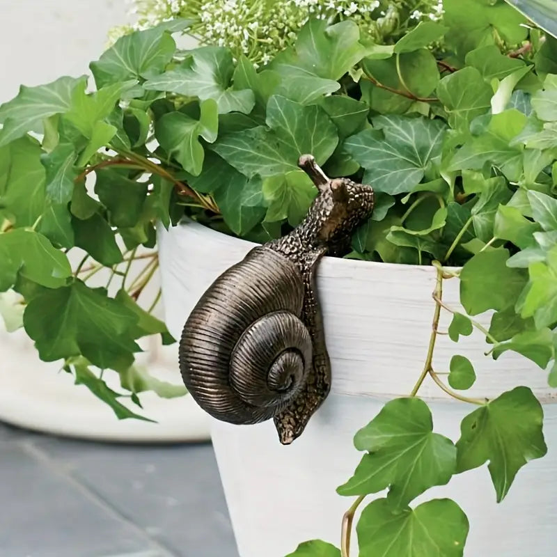 Snail Plant Pot Hugger